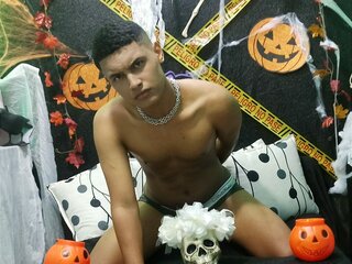 Cam camshow shows PedroLeal
